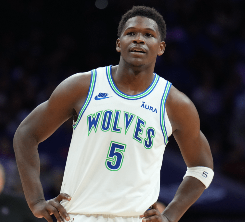 意大利男篮爆冷掘金，恩比德打破历史纪录