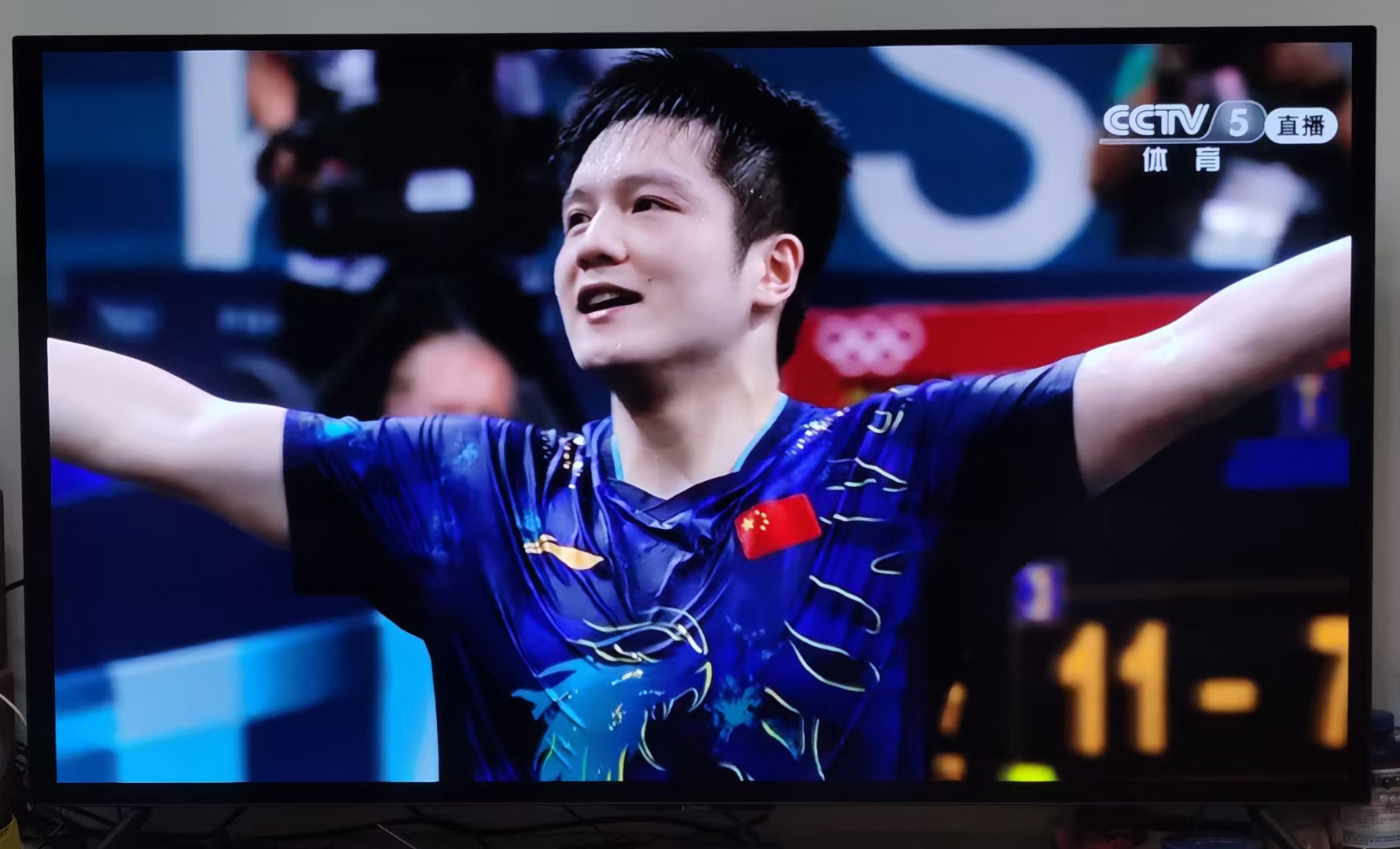 日本乒乓球队险胜中国乒乓球队，樊振东制霸全场