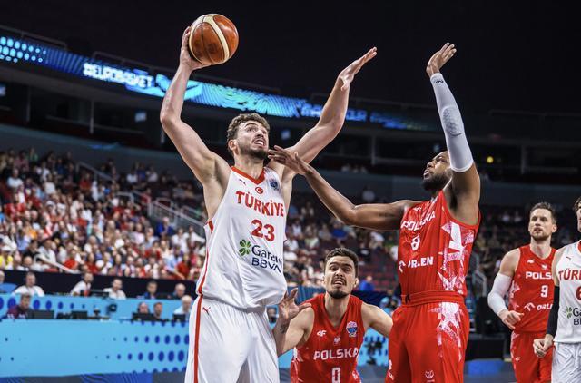 立陶宛男篮横扫雷霆,福克斯爆发神勇 立陶宛男篮横扫雷霆,福克斯爆发神勇