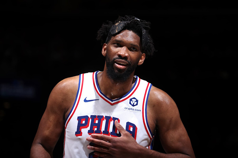 湖人B队碾压独行侠，恩比德一己之力扛起全队