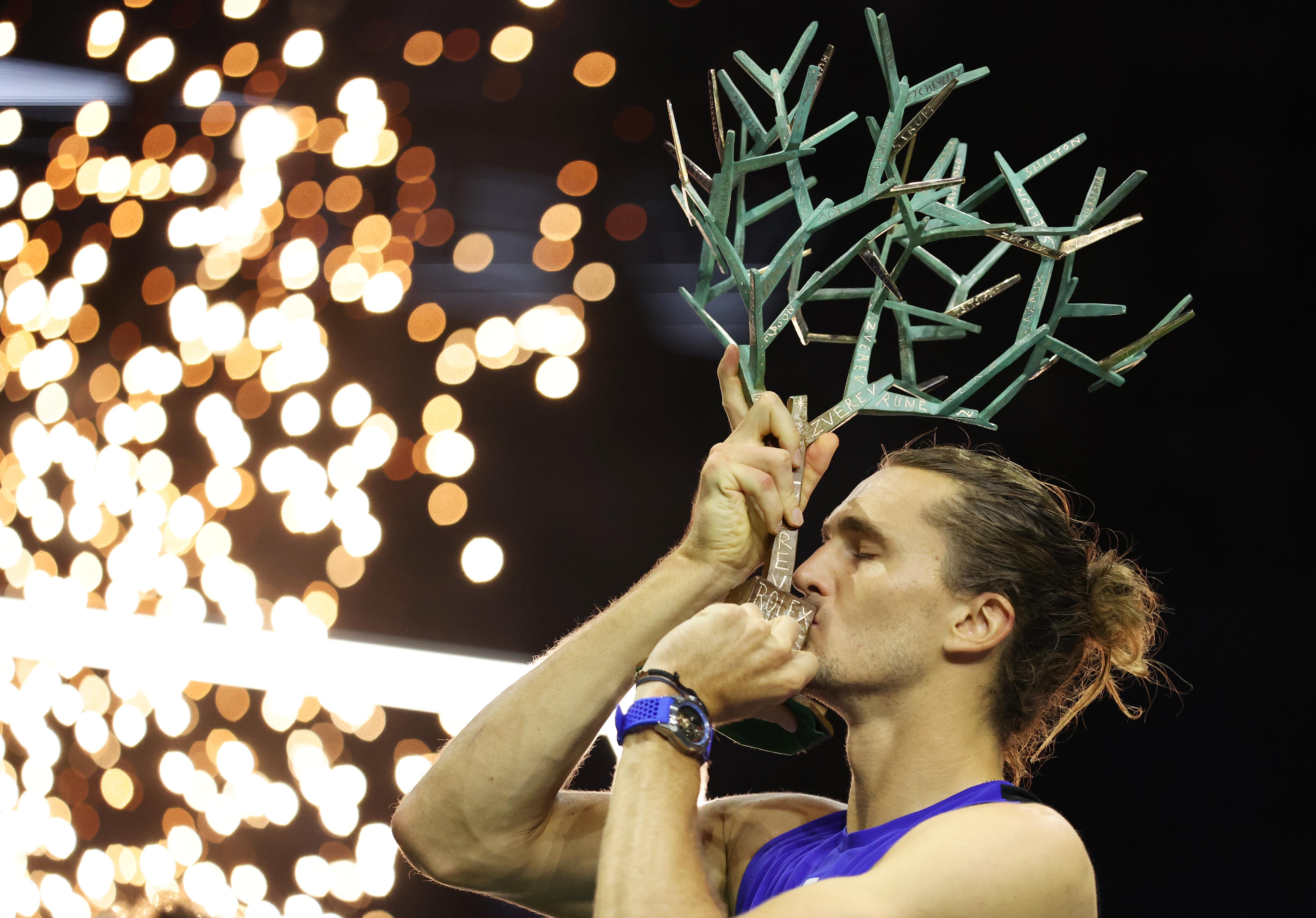 欧洲网球队血洗法国网球队，兹维列夫完成帽子戏法