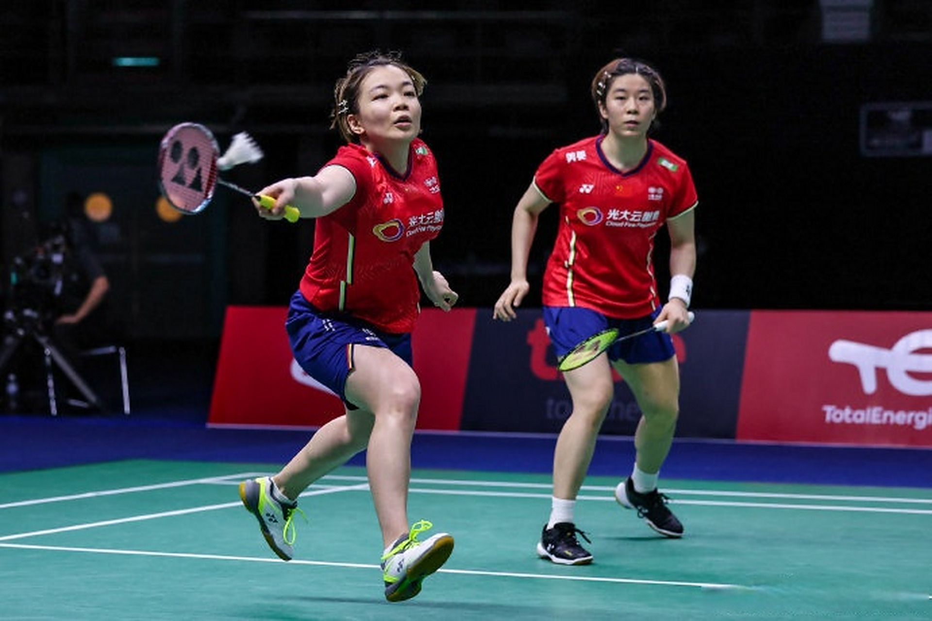 中国羽毛球队逆转韩国羽毛球队，陶菲克制霸全场的简单介绍