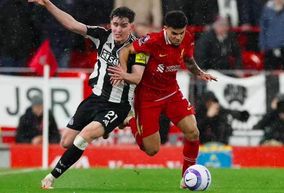 阿斯顿维拉客场战胜利物浦,壮志凌云 阿斯顿维拉客场战胜利物浦,壮志凌云