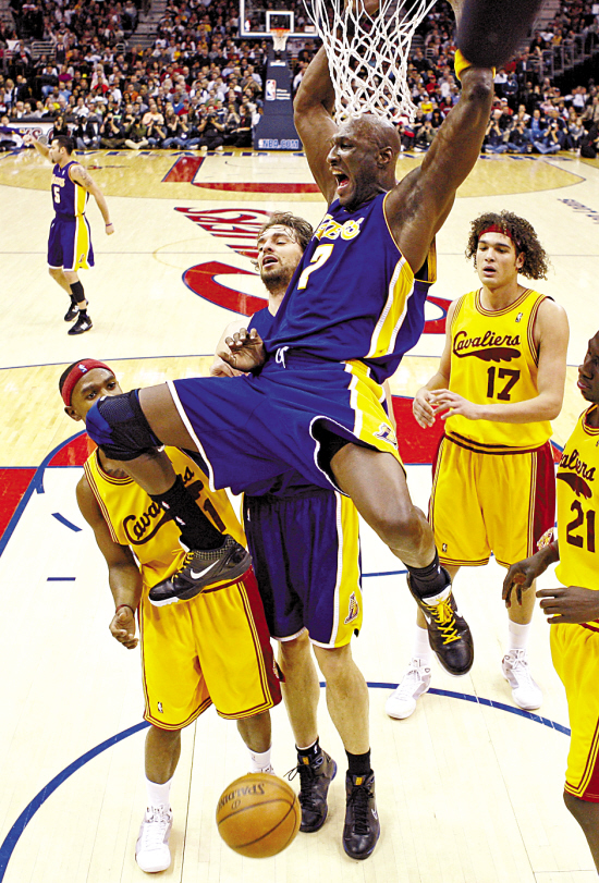 竞技恢复正常，湖人夺回联盟第一的简单介绍