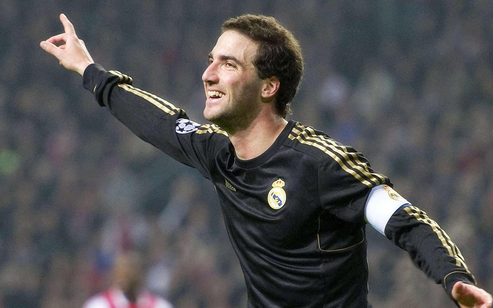 当欧冠决赛的绿茵场遇见NBA的奇幻夜,鹈鹕淘汰奇才的跨界启示