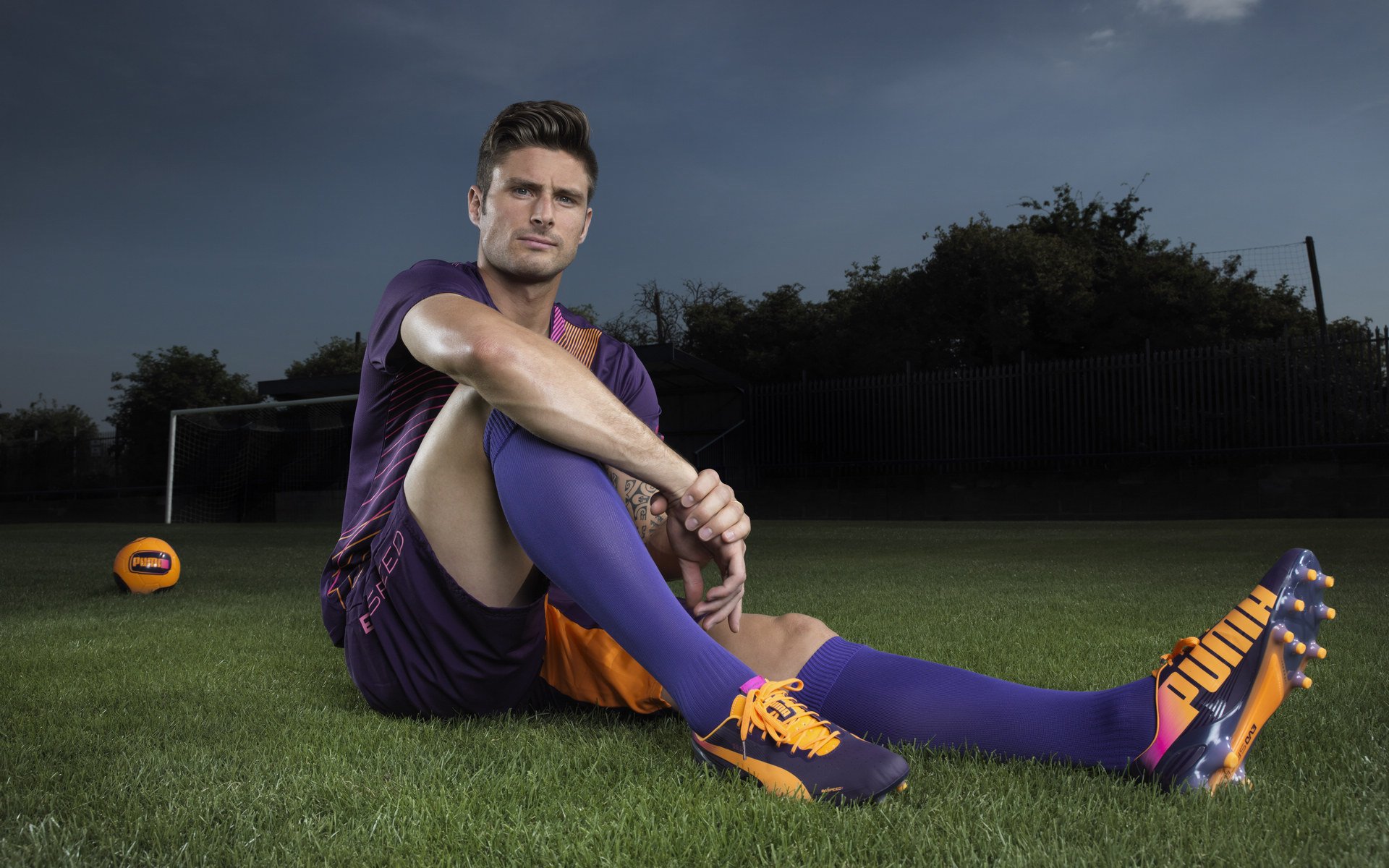 孤胆英雄佩雷兹，阿斯顿马丁鏖战法拉利，一人扛起全队荣耀